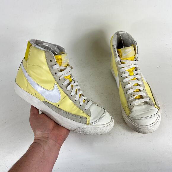Nike Blazer Mid 77 Sneakers Women's 8.5 Yellow White Running Shoes CZ0363-700 - Picture 1 of 9